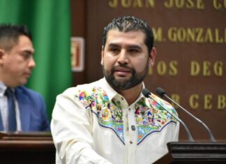 Octavio Ocampo propone blindar legalmente a maestras y maestros