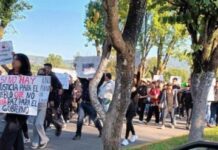 Con marchas y bloqueos carreteros en Uruapan; exigen justicia por el homicidio del alcalde Carlos Manzo