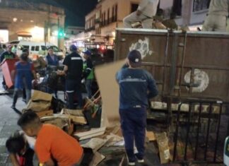 Ayuntamiento de Morelia realiza operativo de limpieza en la Plaza Melchor Ocampo