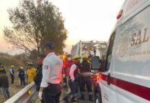 Atiende CRUM volcadura de autobús en la carretera Morelia-Pátzcuaro