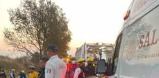 Atiende CRUM volcadura de autobús en la carretera Morelia-Pátzcuaro