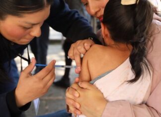 Habrá centros de vacunación en 39 municipios de Michoacán: SSM