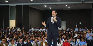 Alerta Alfonso Martínez a la niñez sobre riesgos en las redes sociales