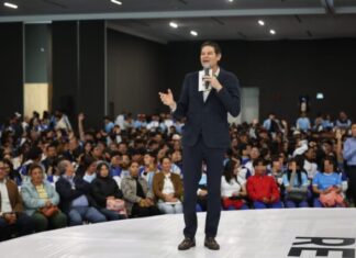 Alerta Alfonso Martínez a la niñez sobre riesgos en las redes sociales