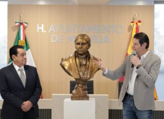 Devela Alfonso Martínez busto de Morelos que será colocado en el CAM