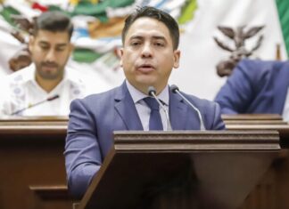 Iván Vera presenta reforma para proteger a niñas, niños y adolescentes frente a la violencia digital en Michoacán