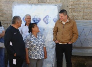 Entrega Vicente Gómez Núñez apoyos subsidiados en Acuitzio