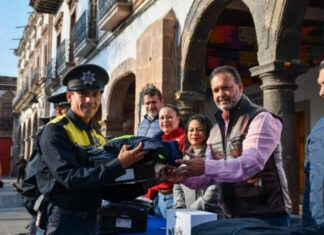 Pátzcuaro cierra 2025 con más seguridad: Julio Arreola entrega uniformes, vehículo y equipamiento