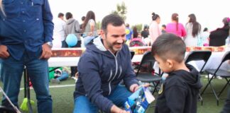 Yankel Benítez lleva alegría a cientos de niñas y niños de Misión del Valle
