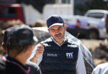 Yankel Benítez supervisa obra en Ciudad Jardín en compañía de vecinas y vecinos