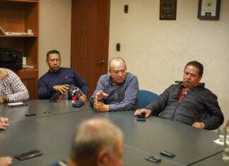 Adolfo Torres fortalece diálogo con transportistas y acuerda acciones en favor del servicio hídrico