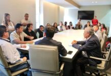 Yankel Benítez y vecinos logran acuerdo para recuperar área verde en San Isidro Itzícuaro