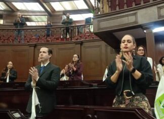 Rinden diputados, un minuto de aplausos a elementos caídos en operativo del domingo