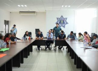 Atiende Adolfo Torres a colonos de Ciudad Jardín y La Esperanza