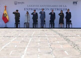 Encabeza Alfonso Martínez LXXXVIII Aniversario de la Expropiación Petrolera