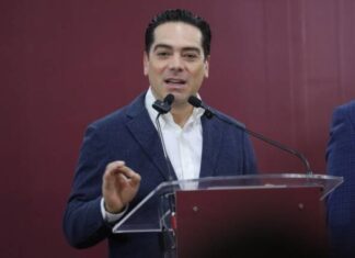 Poda de árboles en las inmediaciones de la salida a Pátzcuaro, para tener mejor visibilidad: SCOP