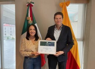 Recibe Alfonso Martínez reconocimiento internacional que distingue a Morelia como ‘Ciudad Árbol’