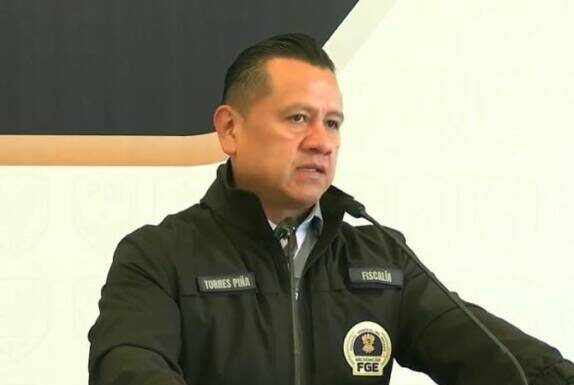 Pide licencia Carlos Torres Piña a la titularidad de la FGE; buscará fortalecer proyecto político de MORENA rumbo al 2027