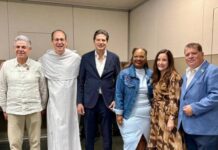 Alfonso Martínez se reúne con la comunidad migrante en Chicago