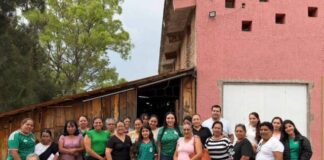 Adriana Campos Huirache mantiene contacto permanente con la ciudadanía en Jacona y su región