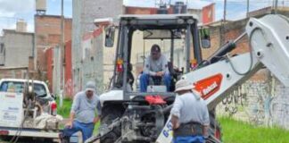 Ooapas repara fuga en la colonia Manantiales: Adolfo Torres