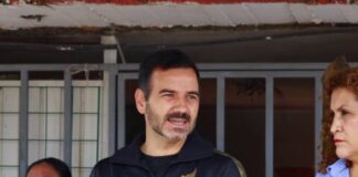 Yankel Benítez supervisa pavimentación en colonia Arboledas