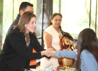 El compromiso por la educación no distingue fronteras: Brissa Arroyo