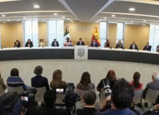 Recibe Ireri Suazo, Presea Amalia Solórzano Bravo en Morelia