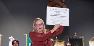 UMSNH, RECIBE LA VENERA AL MÉRITO INSTITUCIONAL EN EL FORTALECIMIENTO DEL ESTADO DE DERECHO POR PARTE DE LA COMUNIDAD JURÍDICA