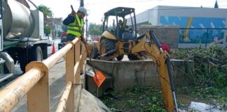 Continúan trabajos de desazolve del Dren Barajas