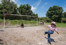 Impulsar el deporte para transformar Michoacán, coinciden Gladyz Butanda y jugadores de futbo