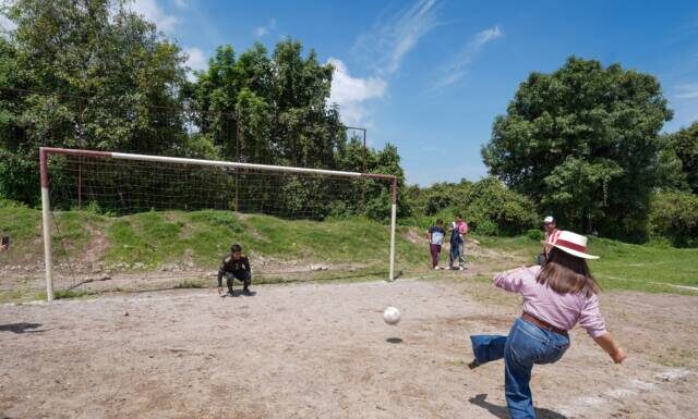 Impulsar el deporte para transformar Michoacán, coinciden Gladyz Butanda y jugadores de futbo