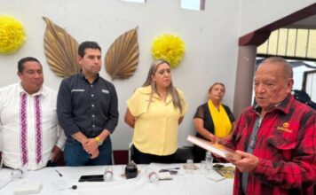 Sectores sociales de Paracho plantean necesidades; Octavio Ocampo anuncia iniciativa para fortalecer la actividad artesanal