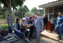 Casa Enlace del Diputado Vicente Gómez ofrece paquetes escolares subsidiados