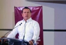 Llama Carlos Torres Piña a la unidad en Morena y rechaza campañas de confrontación entre aspirantes