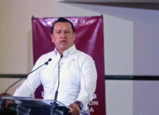 Llama Carlos Torres Piña a la unidad en Morena y rechaza campañas de confrontación entre aspirantes