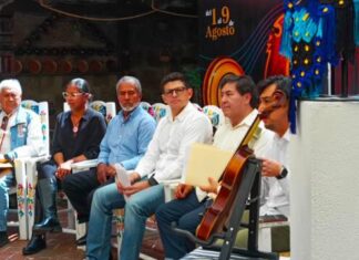 UMSNH abre en Paracho primera licenciatura en construcción de guitarras como parte de sus nuevas carreras