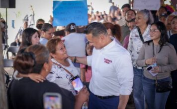 Escuchar antes de hablar: el método político de Carlos Torres Piña