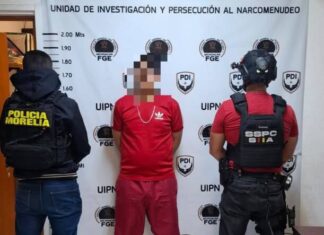 Asegura Policía Morelia a joven con presunta droga en el Centro Histórico