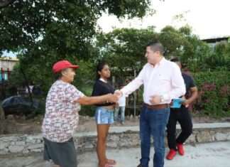 Vicente Gómez acude a arranque de obra en la localidad de La Loma