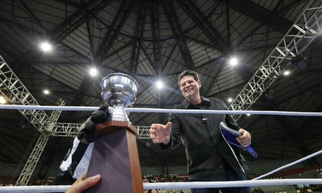 Con gran función de lucha libre, Alfonso Martínez reinaugura el Domo Bicentenario