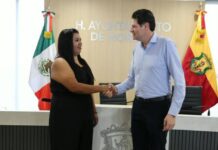 Isela Molina Aburto rinde protesta como jefa de tenencia de Santiago Undameo