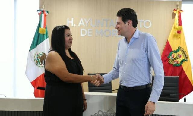 Isela Molina Aburto rinde protesta como jefa de tenencia de Santiago Undameo