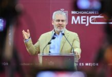 Bedolla se solidariza con manifestantes de Tres Puentes y anuncia trasplante de árboles en la zona