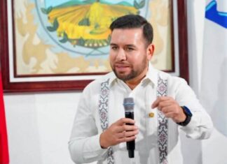 Apoya Reyes Galindo consulta nacional para la regulación de uso de celulares en escuelas
