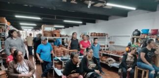 Incentivan SSM y Coepris a alfareros michoacanos en la creación de cerámica segura