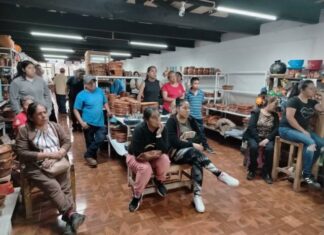 Incentivan SSM y Coepris a alfareros michoacanos en la creación de cerámica segura