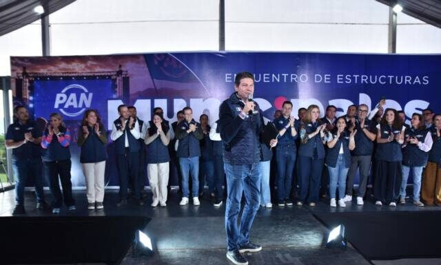 Alfonso Martínez toma protesta a estructuras municipales del PAN