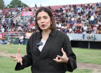Brissa Arroyo preside la elevación masiva de globos de Cantoya