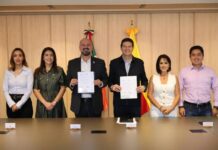 Firma Alfonso Martínez vinculación de Morelia a Red de Deporte y Desarrollo en América Latina